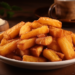 Batata Frita Caseira com Molho de Alho